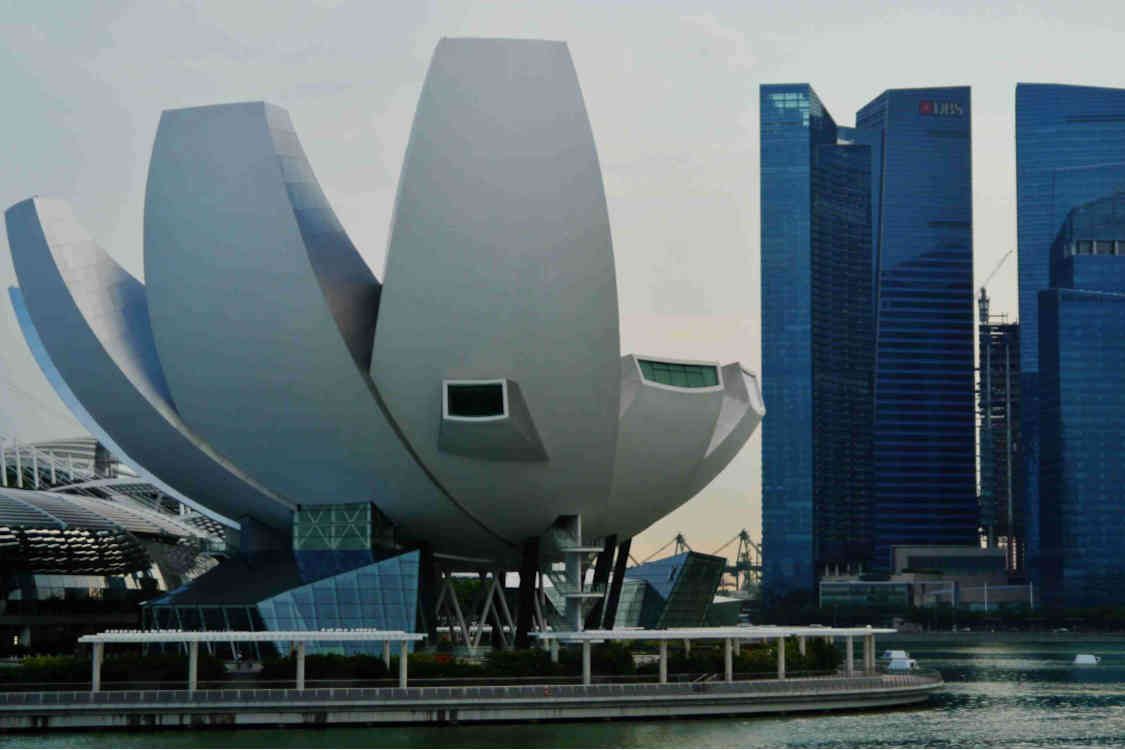 images my ideas 29/29 WC Zairon Singapore_ArtScience_Centre_&_Marina_Bay_Financial_District.jpg